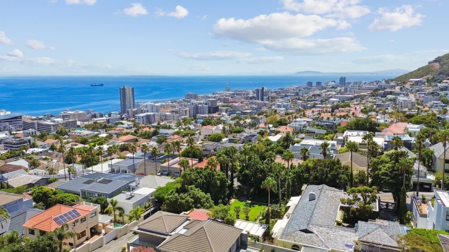 5 Bedroom Property for Sale in Fresnaye Western Cape